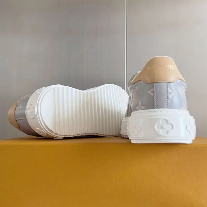 Louis Vuitton Low Shoes MultiPurpose 31188