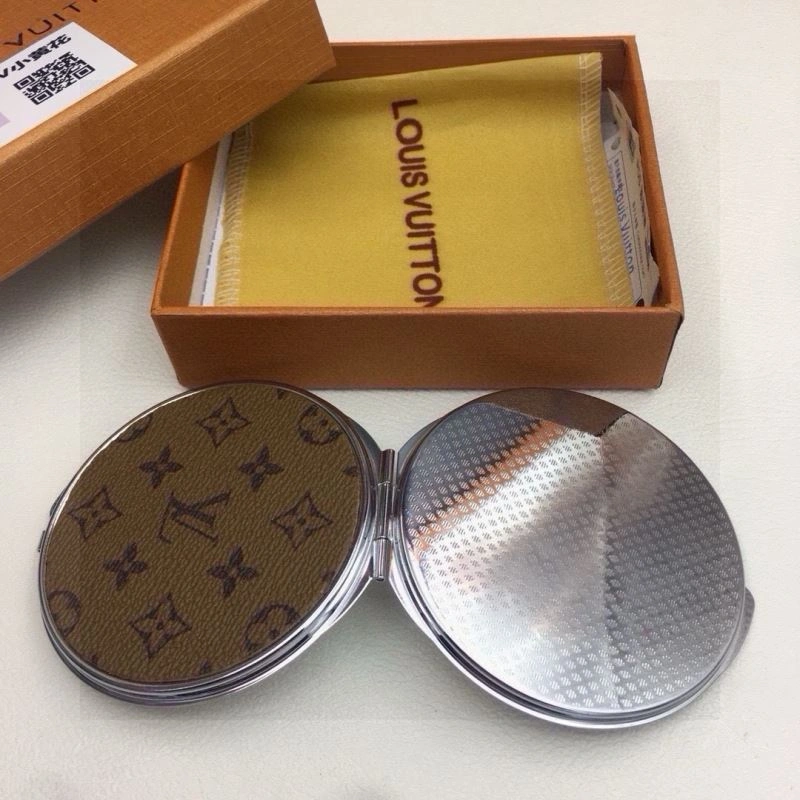 Fashionable Louis Vuitton Makeup Mirror 267579