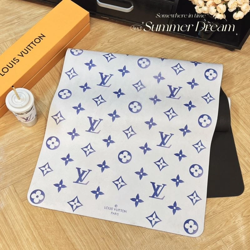 Breathable Louis Vuitton Mats 267600