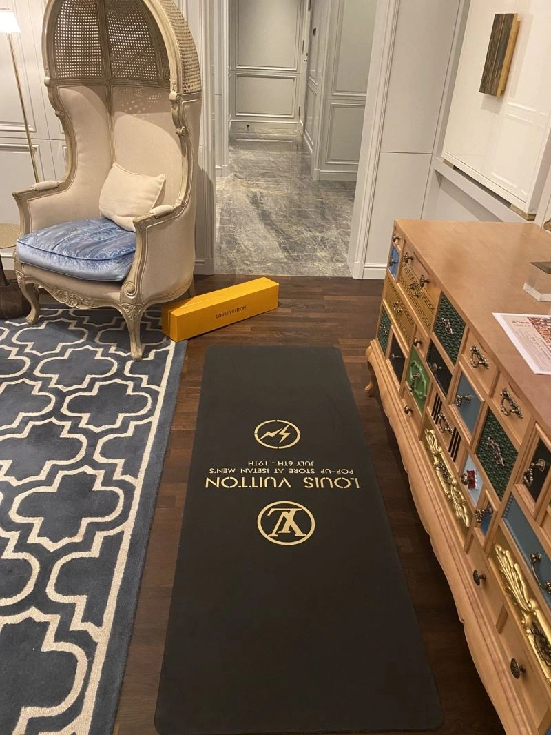 Louis Vuitton Mats Cozy 267597