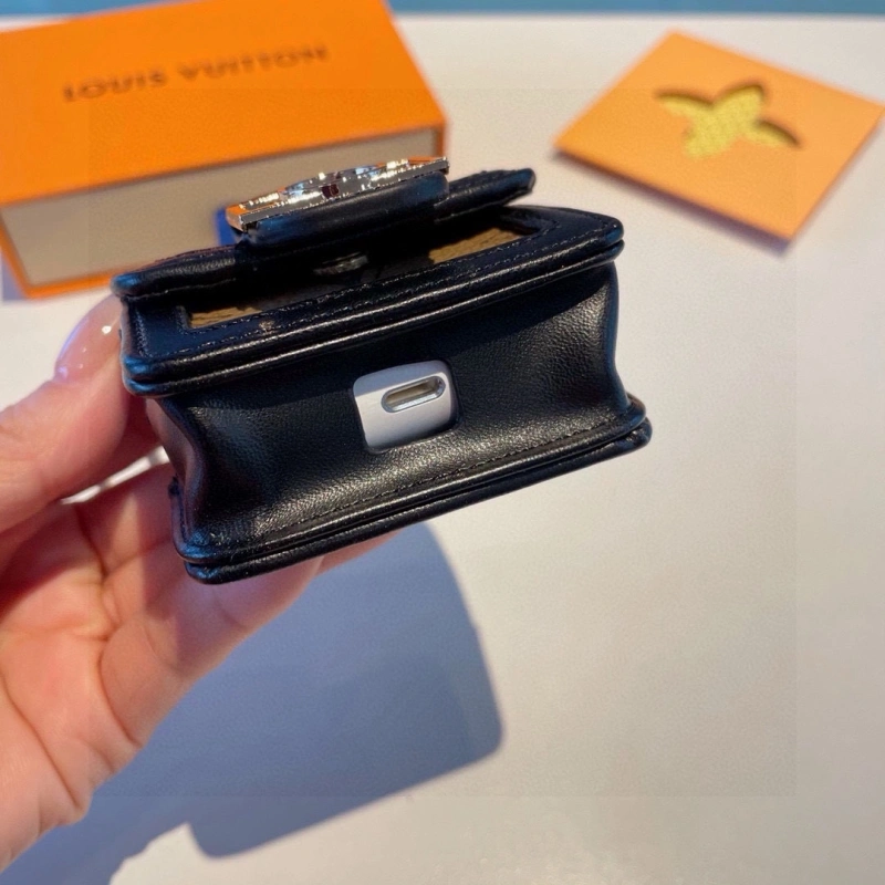 Unisex Louis Vuitton Mobile Cases 268168