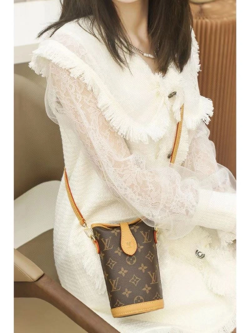 Refined Louis Vuitton Mobile Cases 267642