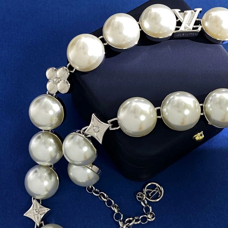 Louis Vuitton Necklaces MultiPurpose 251356