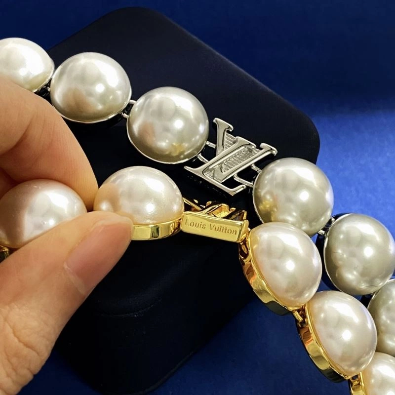 Louis Vuitton Necklaces MultiPurpose 251356