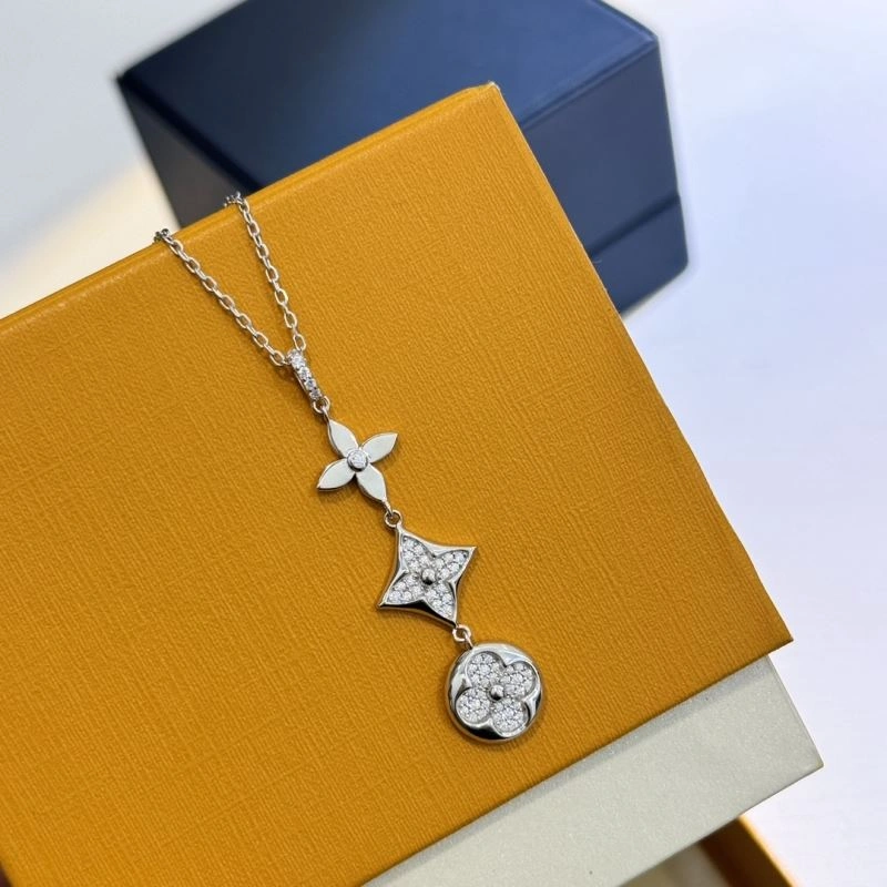 Sustainable Louis Vuitton Necklaces 251364