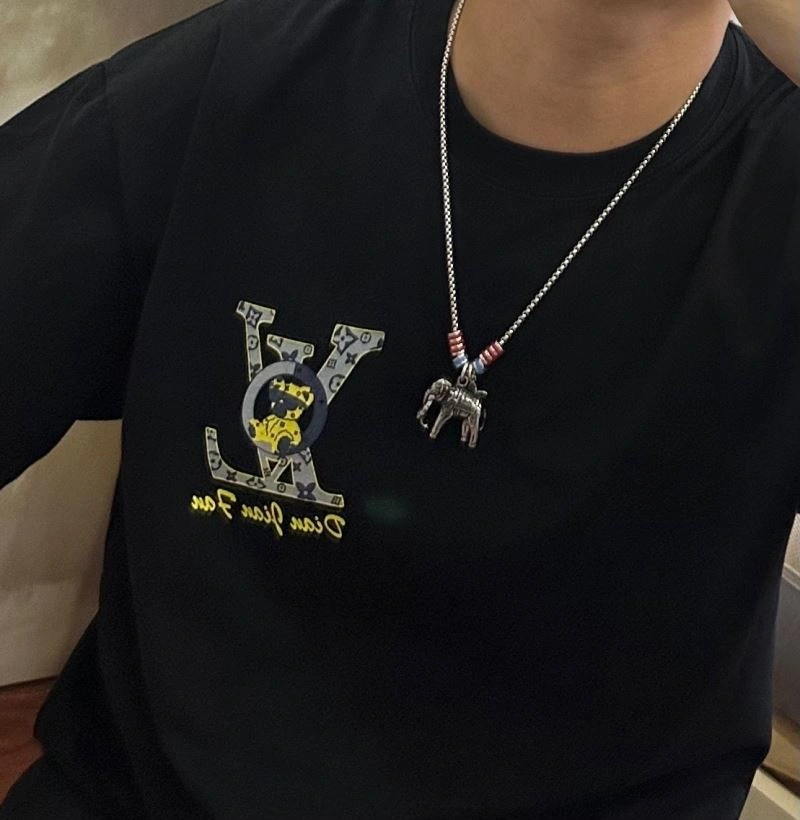 Louis Vuitton Necklaces Trendy 251380