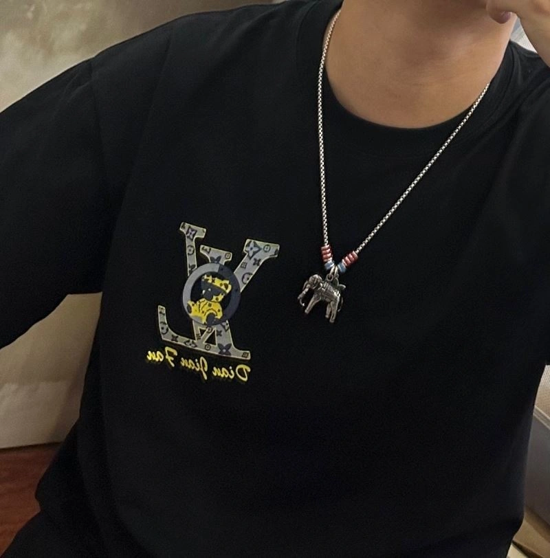 Louis Vuitton Necklaces Trendy 251380