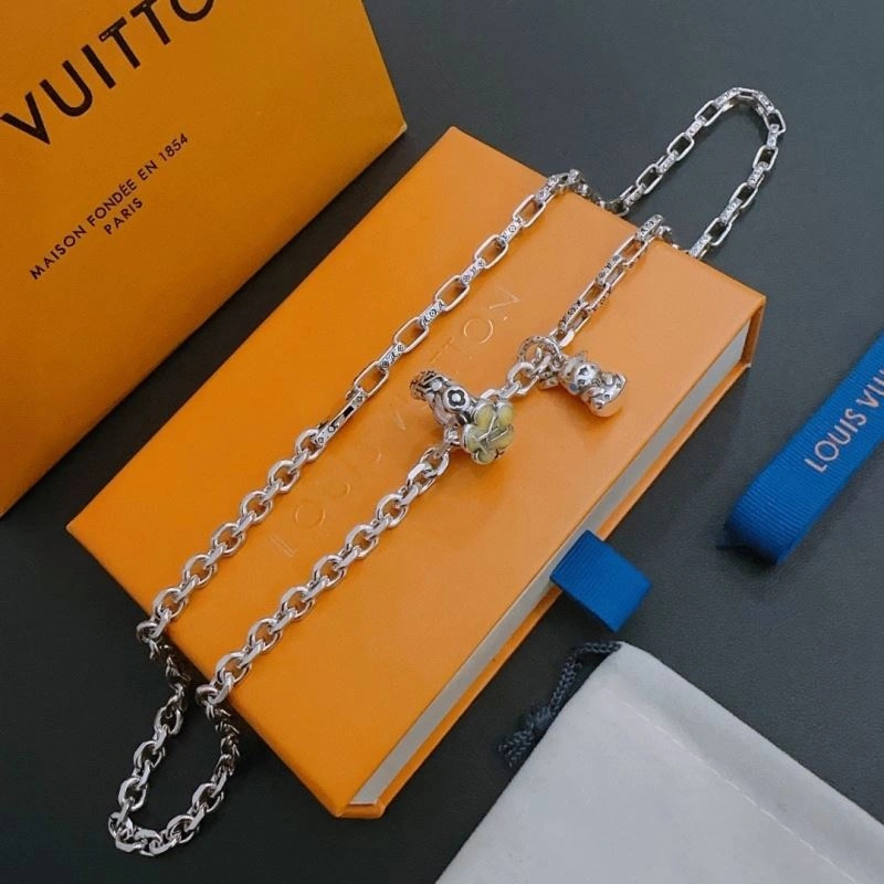Louis Vuitton Necklaces Timeless 251372