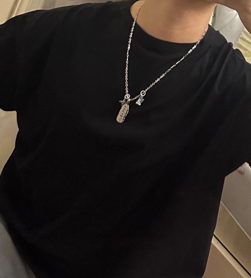 Louis Vuitton Necklaces Unisex 251383