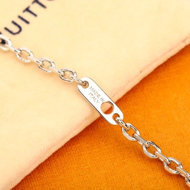 AllSeason Louis Vuitton Necklaces 251373