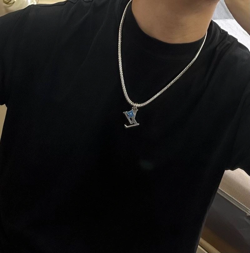 Louis Vuitton Necklaces StreetReady 251379