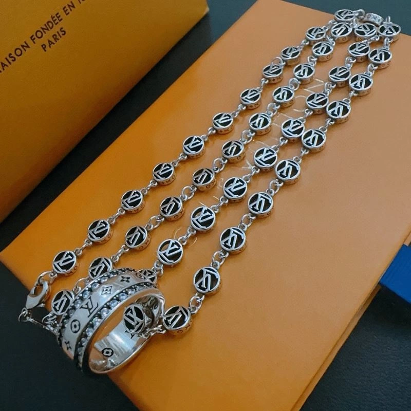 Louis Vuitton Necklaces AllSeason 251377