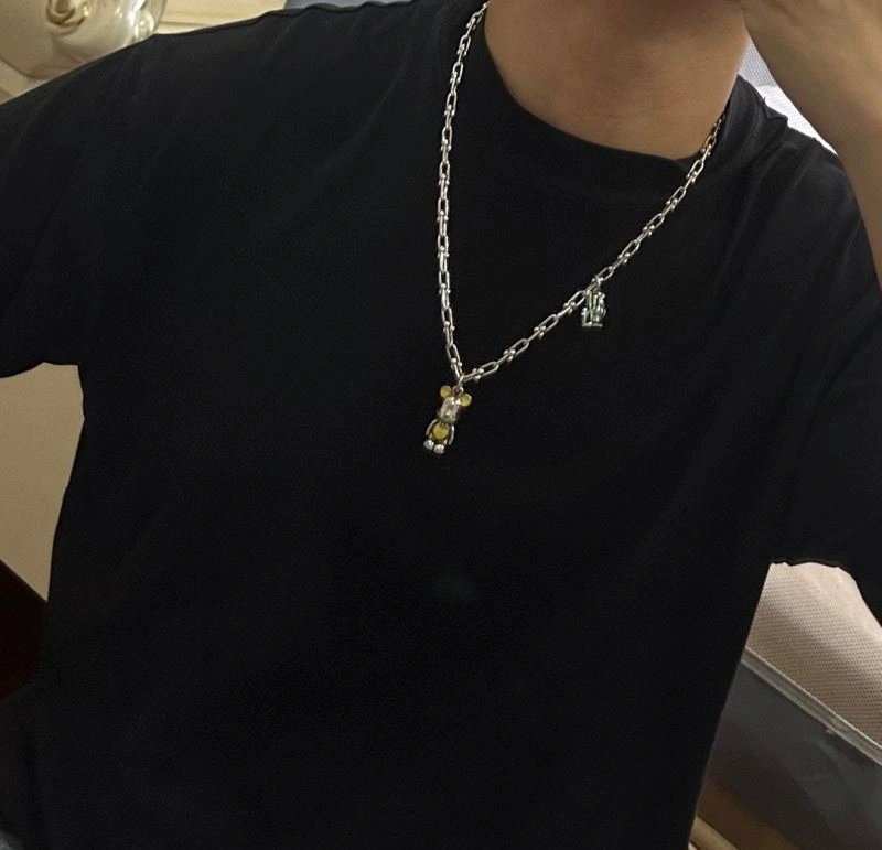 Louis Vuitton Necklaces Sophisticated 251388