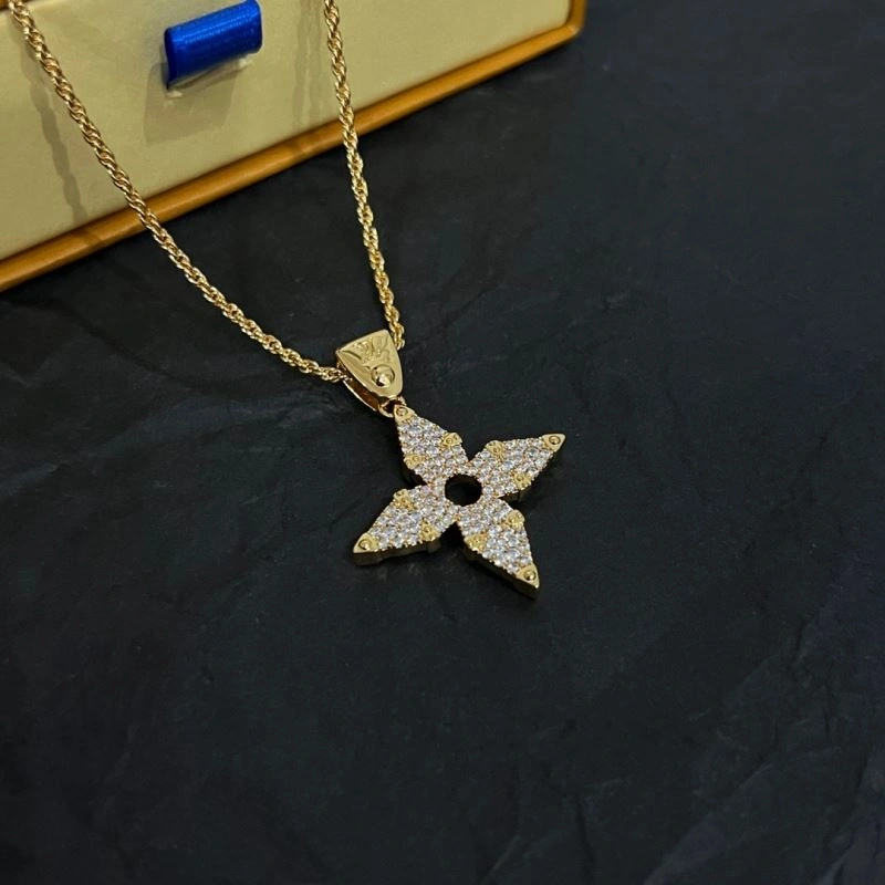 Effortless Louis Vuitton Necklaces 251363