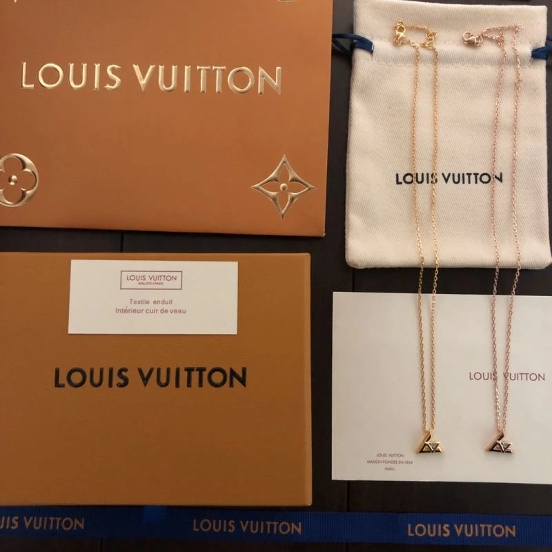 Louis Vuitton Necklaces HighPerformance 251357