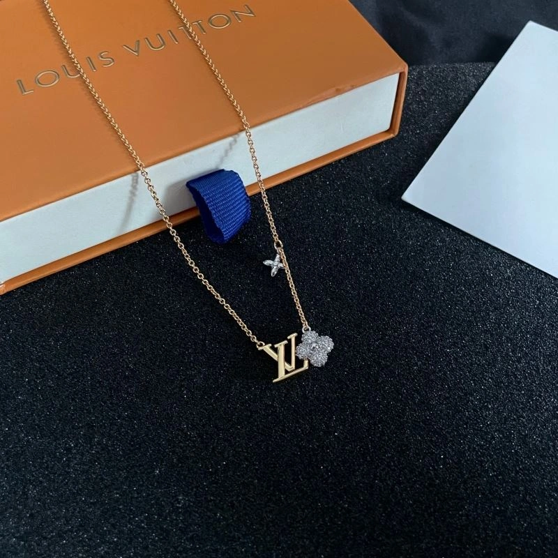 Louis Vuitton Necklaces Classic 251250