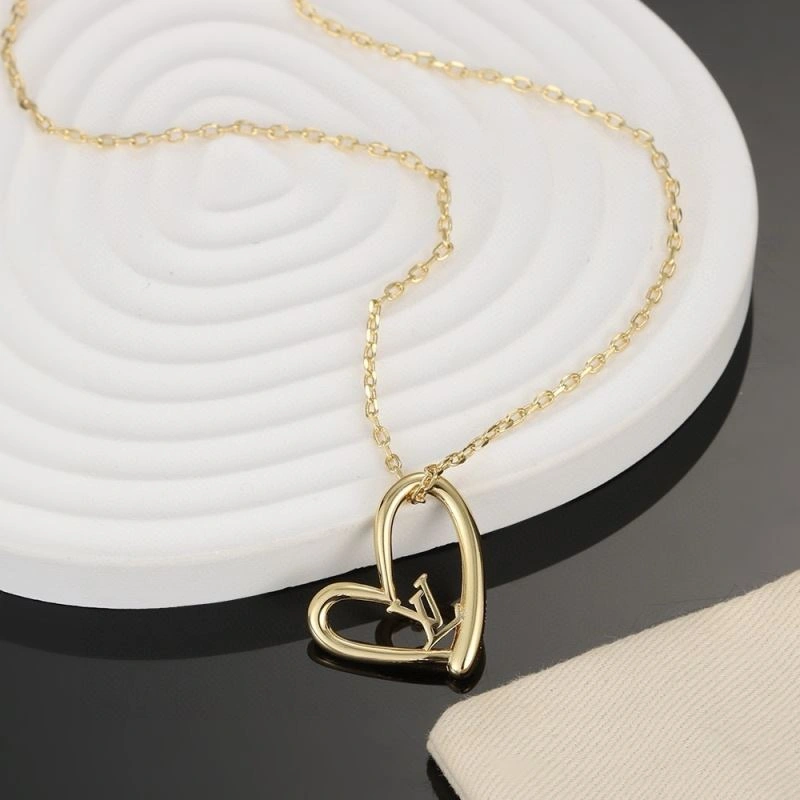 Seasonal Louis Vuitton Necklaces 251245