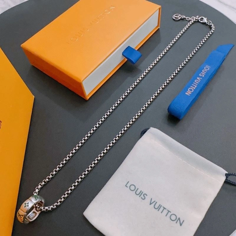 Louis Vuitton Necklaces Bright 251258