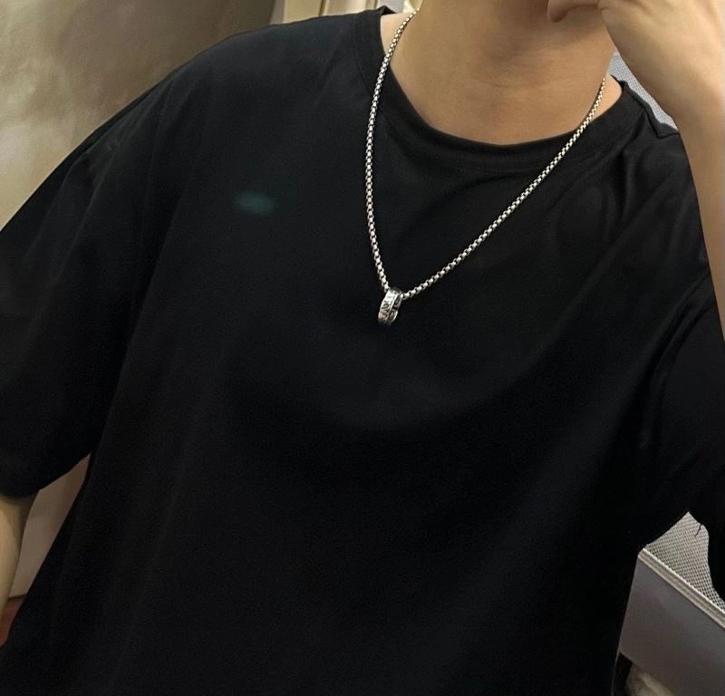 Louis Vuitton Necklaces Bright 251258
