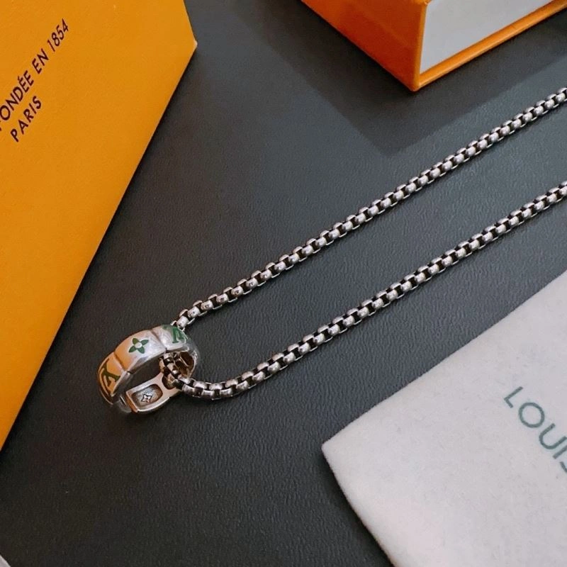 Louis Vuitton Necklaces Bright 251258