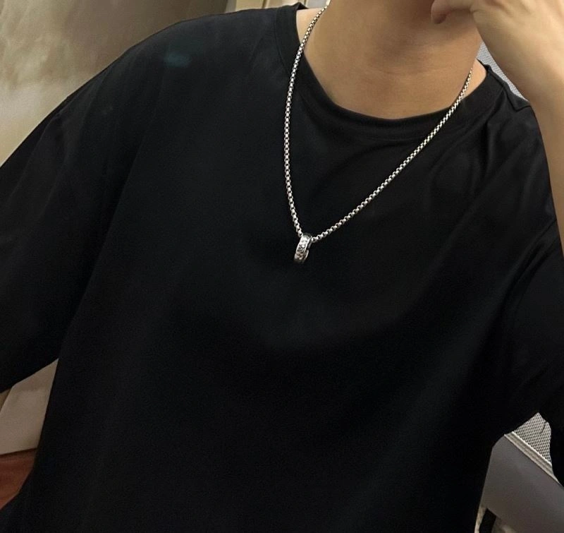Louis Vuitton Necklaces Bright 251258