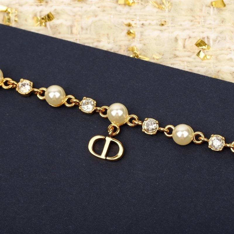 Breathable Louis Vuitton Necklaces 251228