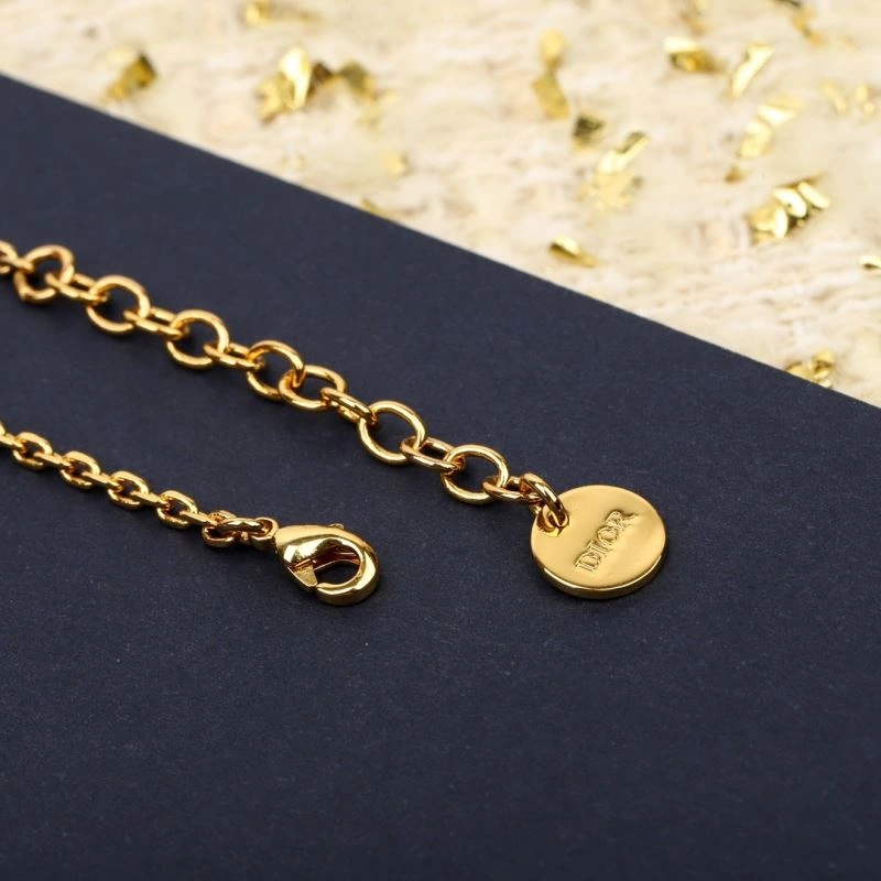 Breathable Louis Vuitton Necklaces 251228