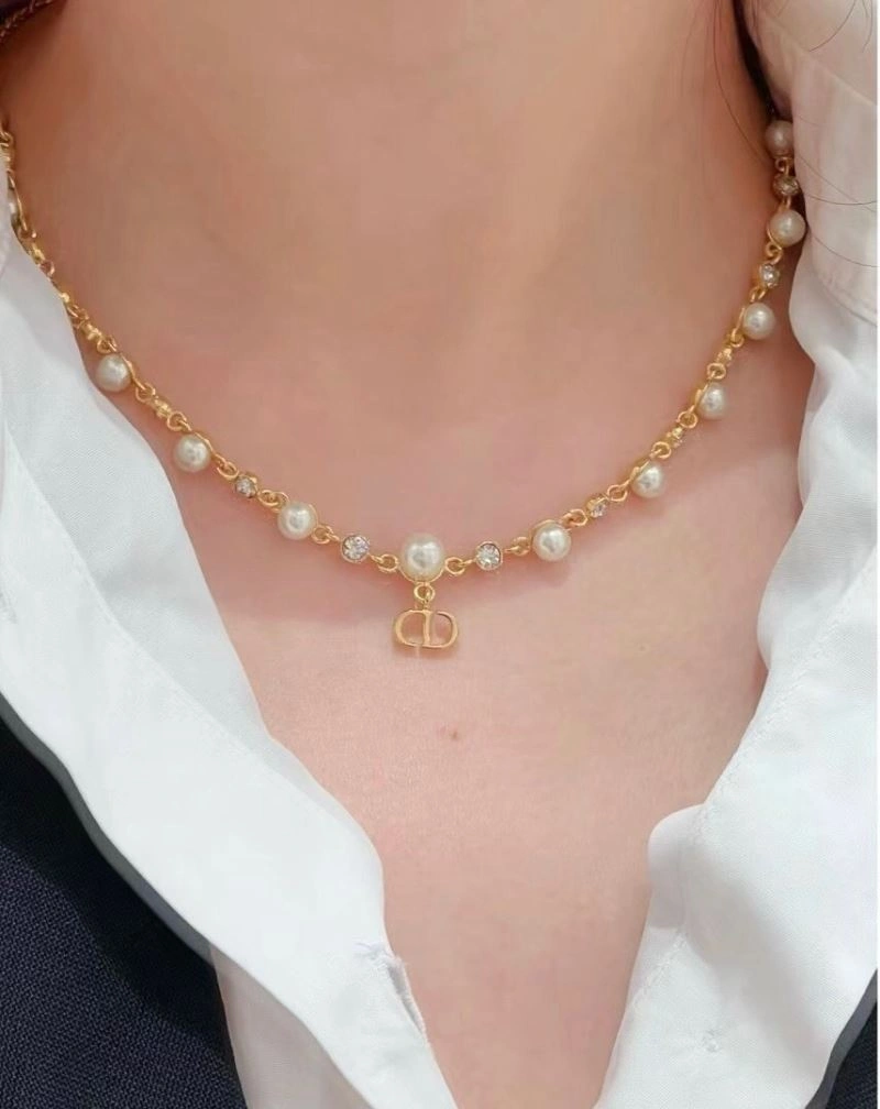 Breathable Louis Vuitton Necklaces 251228