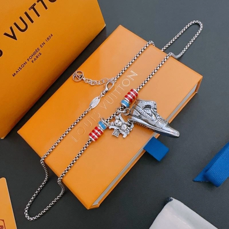 OdorResistant Louis Vuitton Necklaces 251225