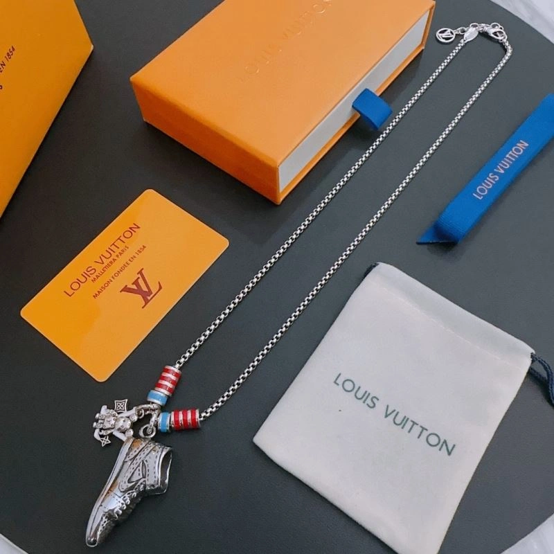 OdorResistant Louis Vuitton Necklaces 251225