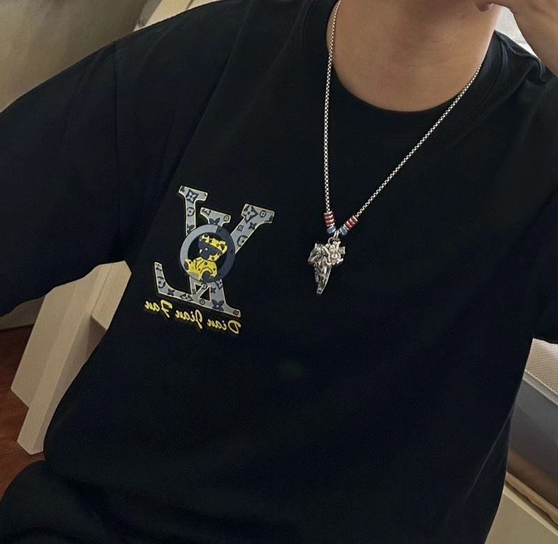 OdorResistant Louis Vuitton Necklaces 251225