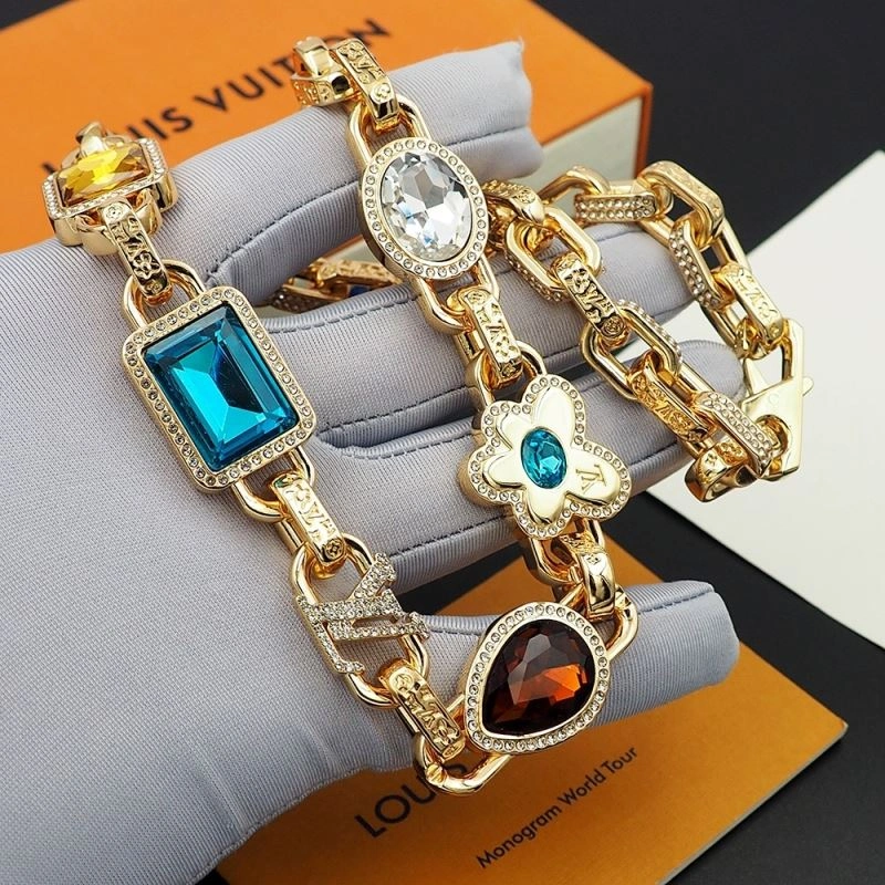 Louis Vuitton Necklaces WellDesigned 251200