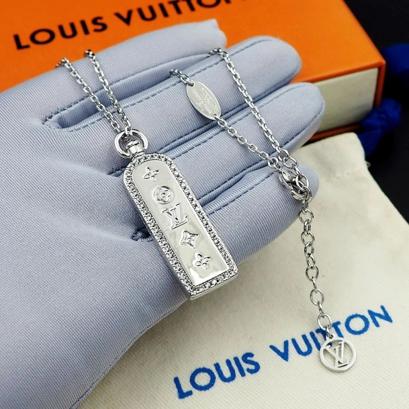Louis Vuitton Necklaces Reliable 251211