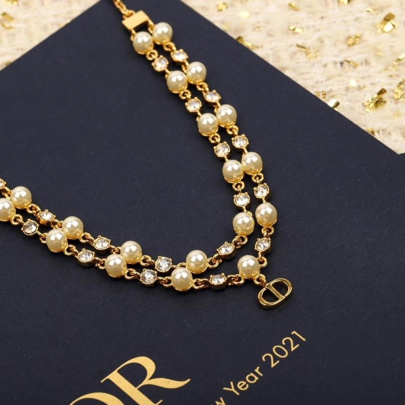 Louis Vuitton Necklaces Breathable 251205