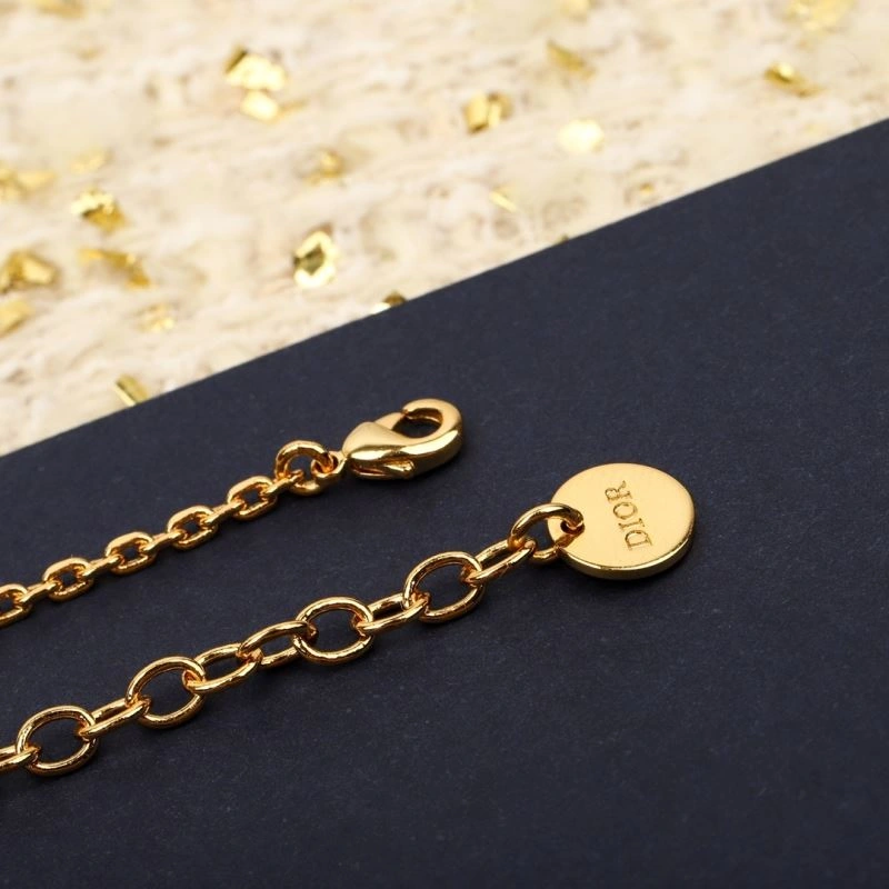 Louis Vuitton Necklaces Breathable 251205