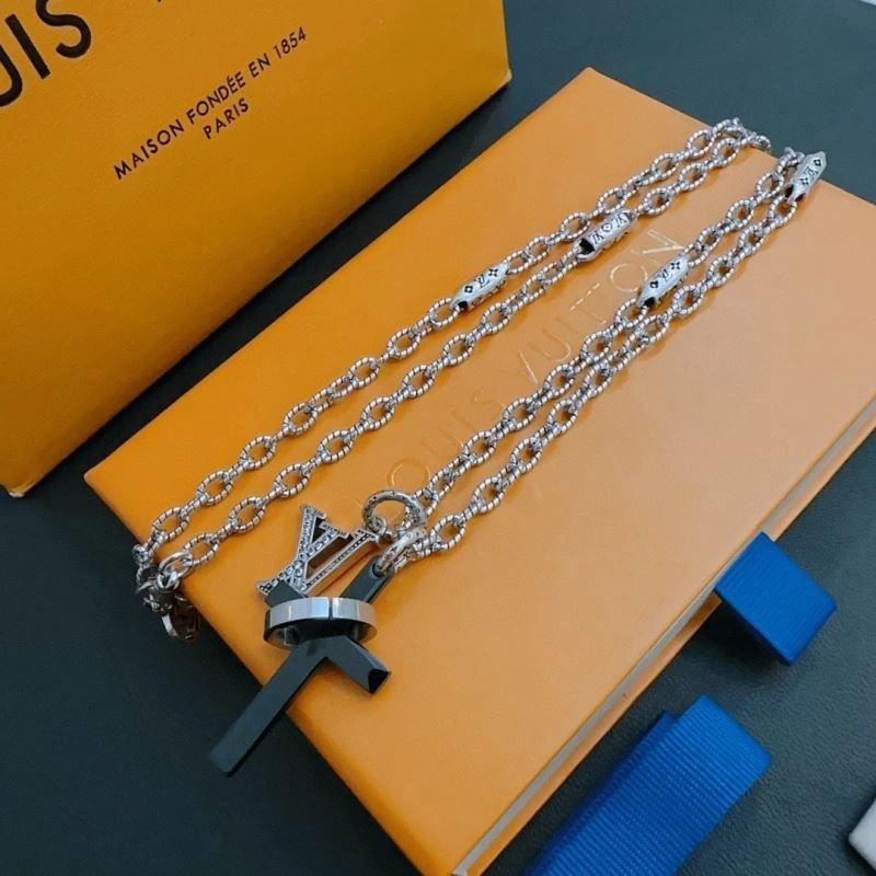 Cozy Louis Vuitton Necklaces 251208