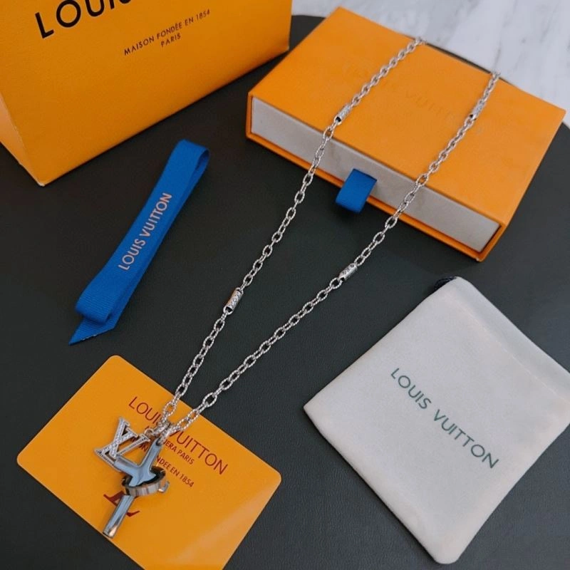 Cozy Louis Vuitton Necklaces 251208