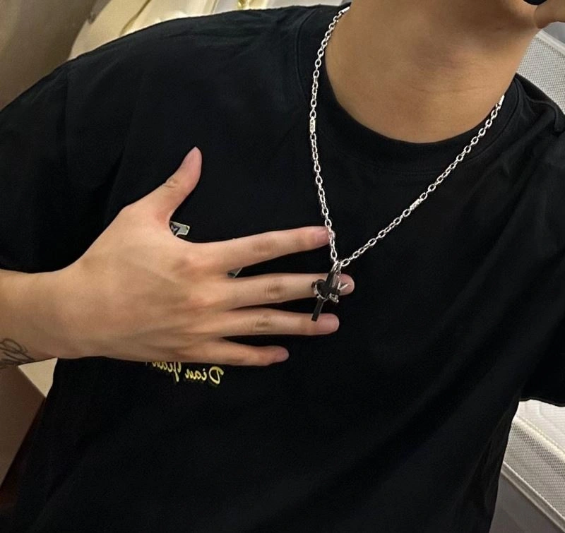 Cozy Louis Vuitton Necklaces 251208