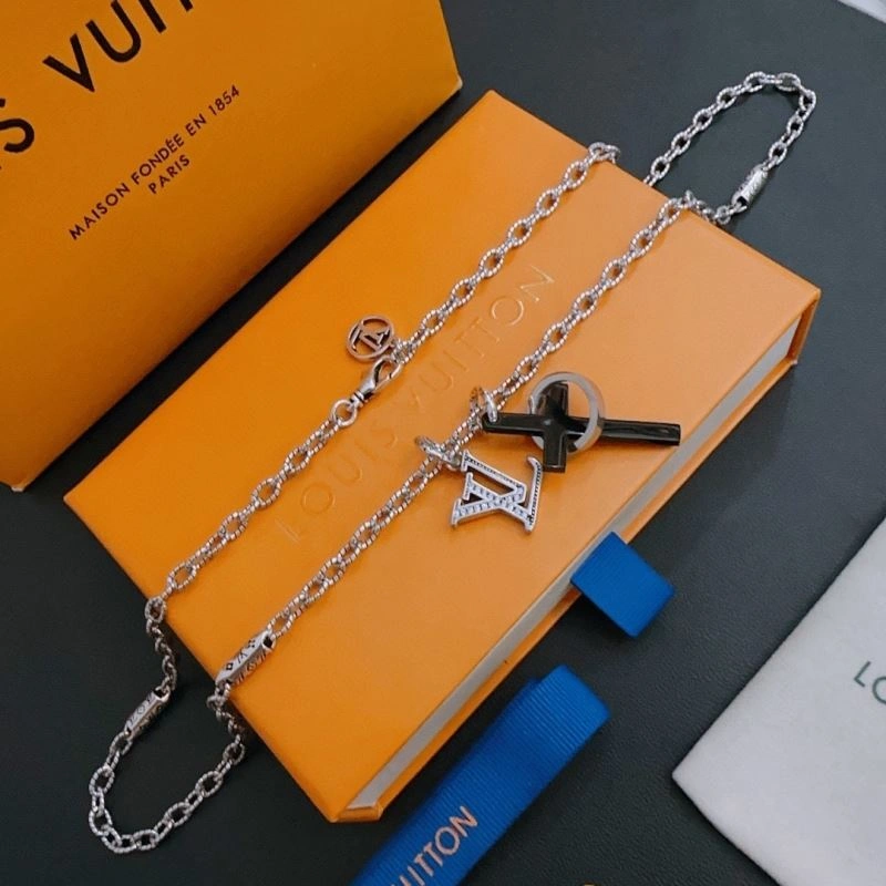 Cozy Louis Vuitton Necklaces 251208