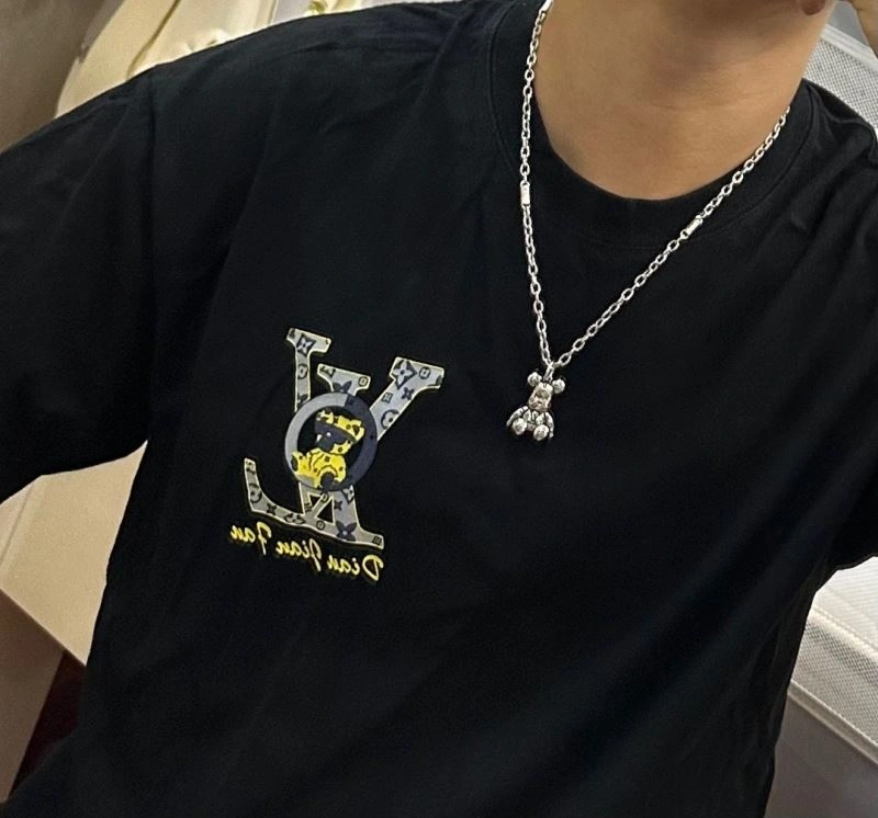 Practical Louis Vuitton Necklaces 251209