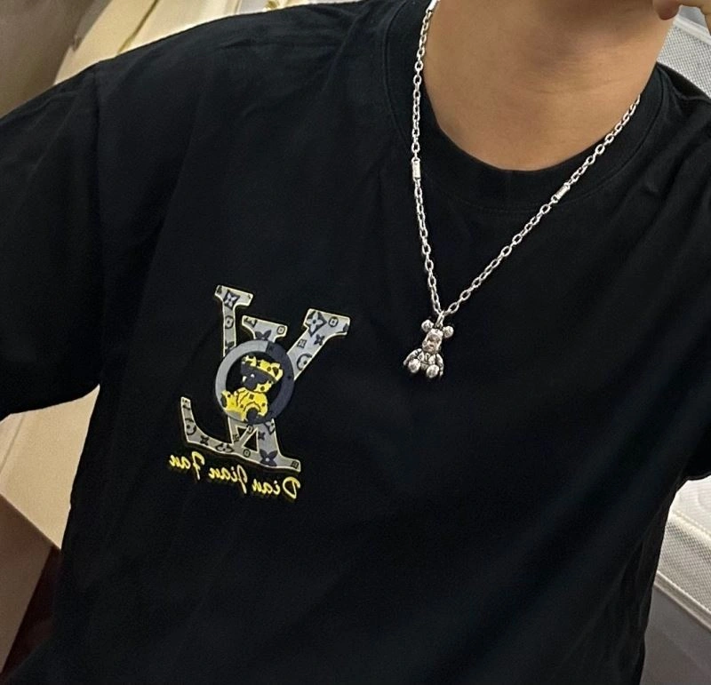 Practical Louis Vuitton Necklaces 251209