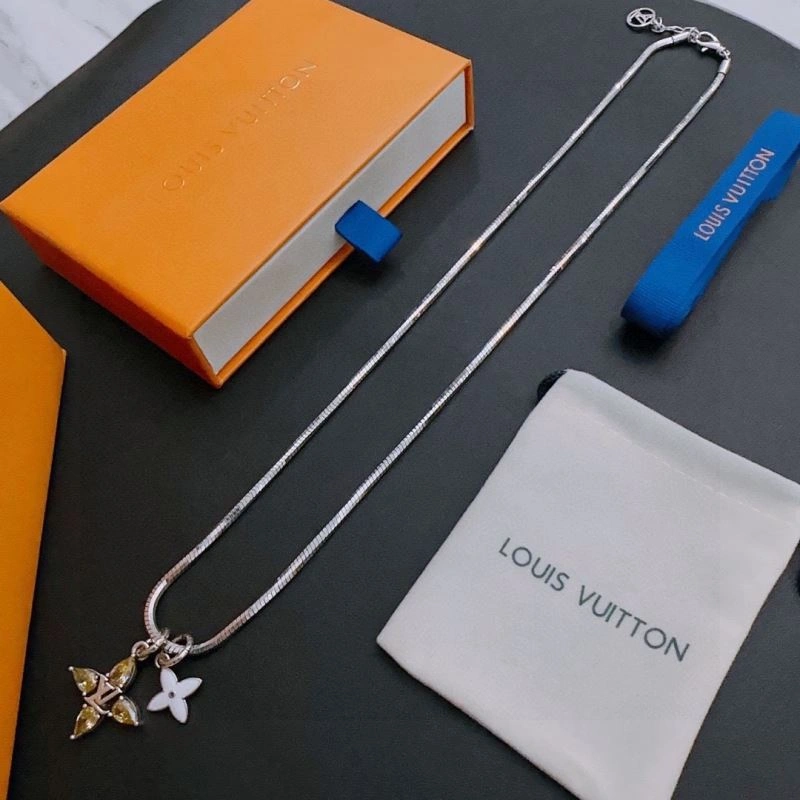 SunProtective Louis Vuitton Necklaces 251214
