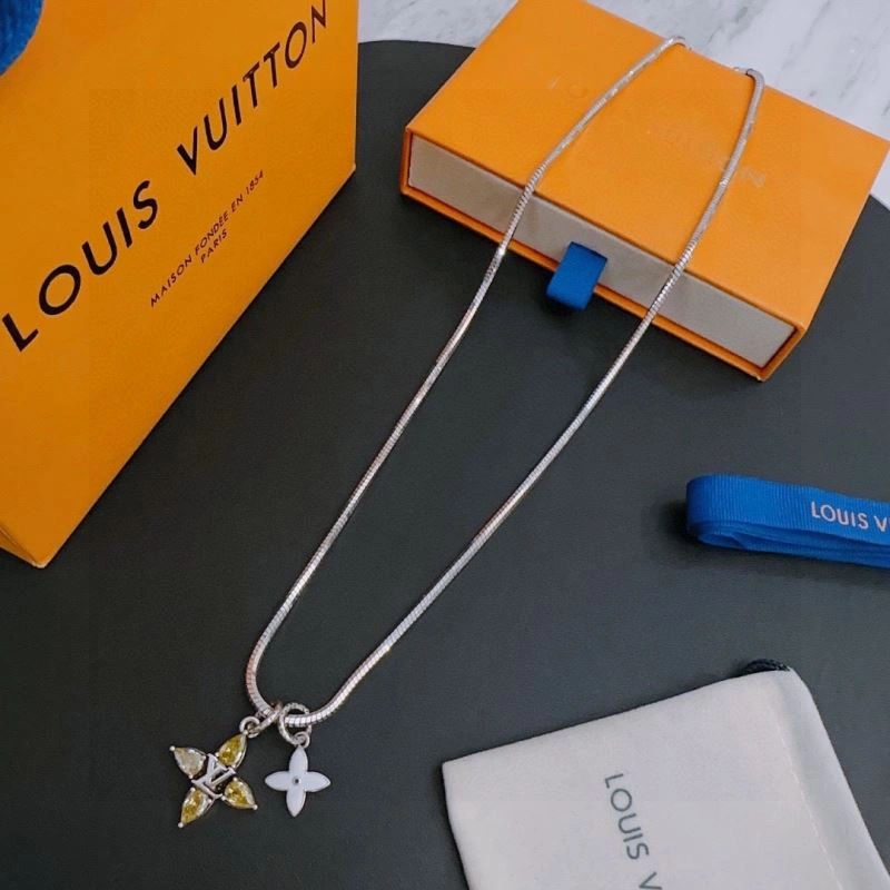SunProtective Louis Vuitton Necklaces 251214