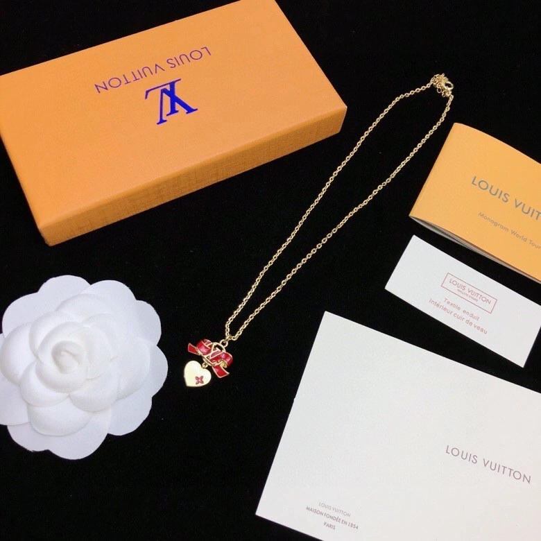 Louis Vuitton Necklaces Elegant 251203