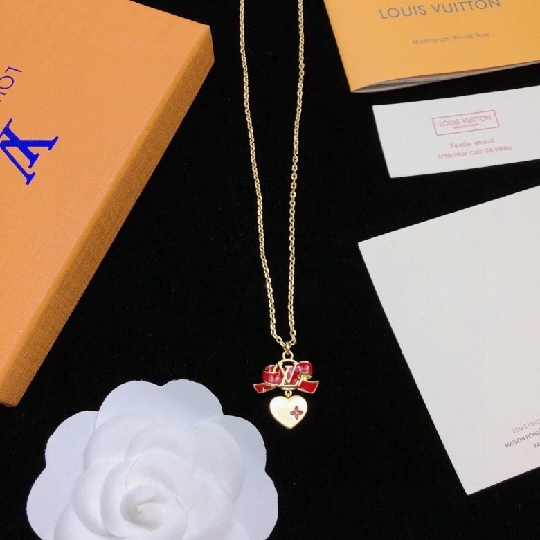 Louis Vuitton Necklaces Elegant 251203