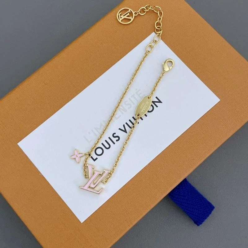 Louis Vuitton Necklaces Sophisticated 251195