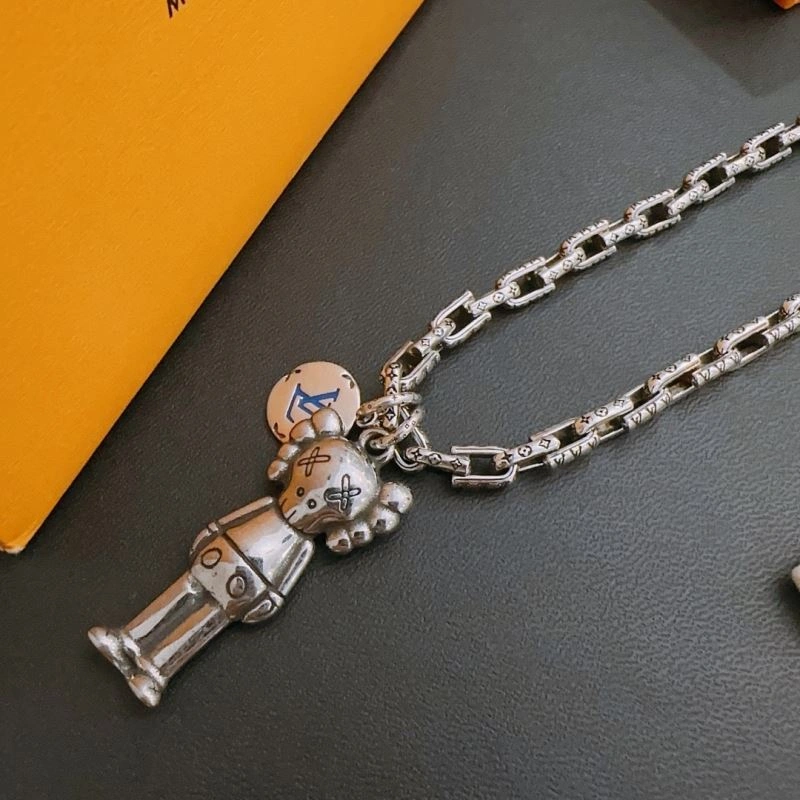 Functional Louis Vuitton Necklaces 251686