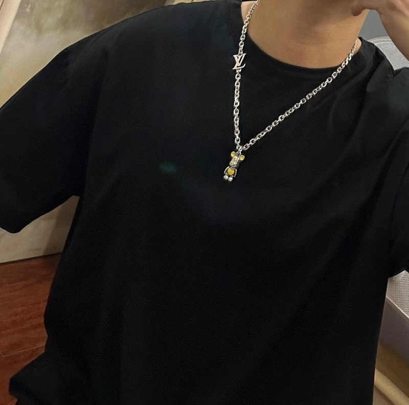 TechFriendly Louis Vuitton Necklaces 251695