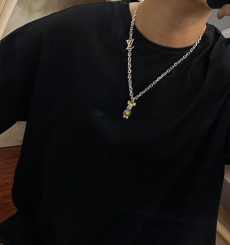 TechFriendly Louis Vuitton Necklaces 251695