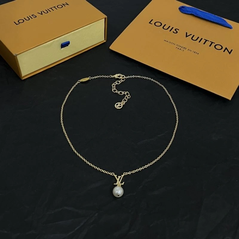Louis Vuitton Necklaces Minimalist 251683